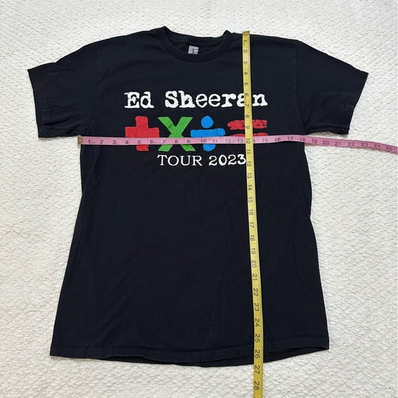 Ed Sheeran Mathematics 2023 Tour Band Tee Gildan Tour Dates Unisex Medium - Picture 3 of 7